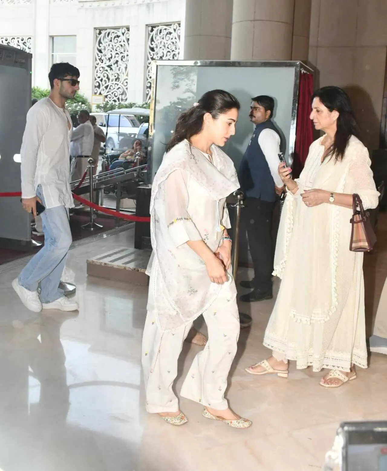 Sara Ali Khan and Ibrahim Ali Khan also arrived together for the prayer meet in the city.
